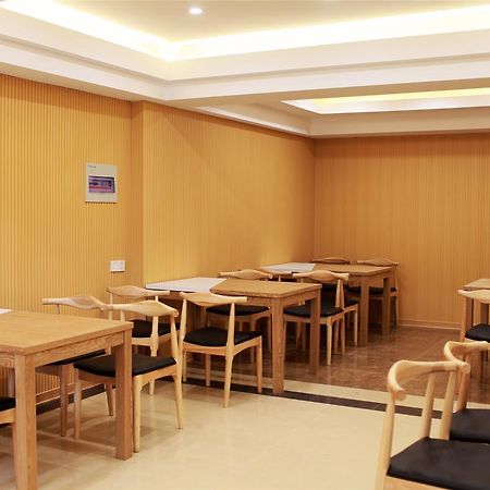 Greentree Inn Xinjiang Fukang Fukang Business Hotel Changji Exteriér fotografie